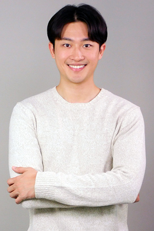 李竸