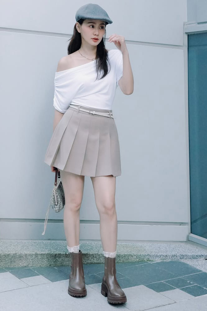 方家盈